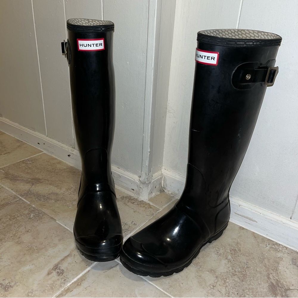 Hunter Women's Original Tall Rain Boots in Black. Size 7.